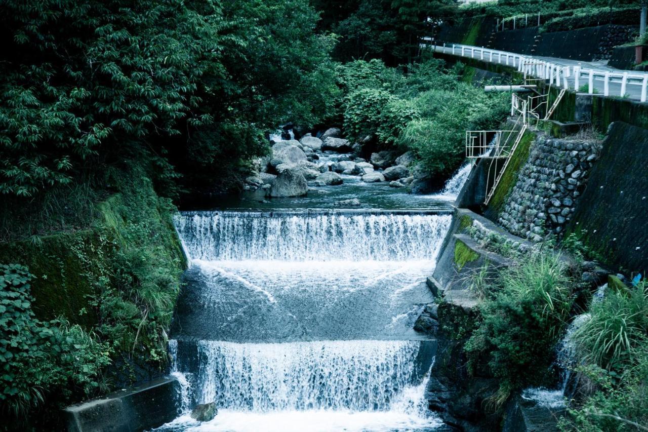 山の中の一棟貸切宿 五番地 Nambu (Yamanashi) Ngoại thất bức ảnh