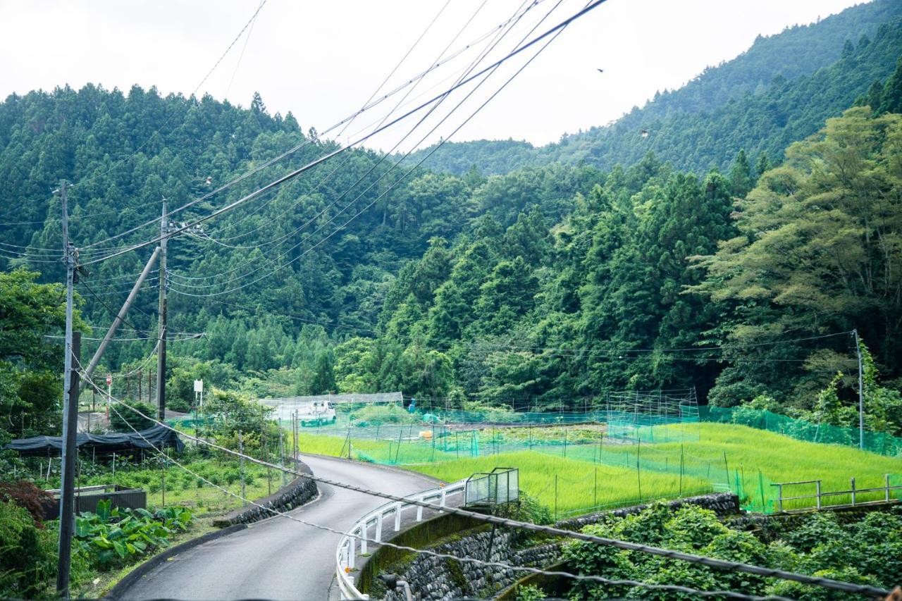 山の中の一棟貸切宿 五番地 Nambu (Yamanashi) Ngoại thất bức ảnh